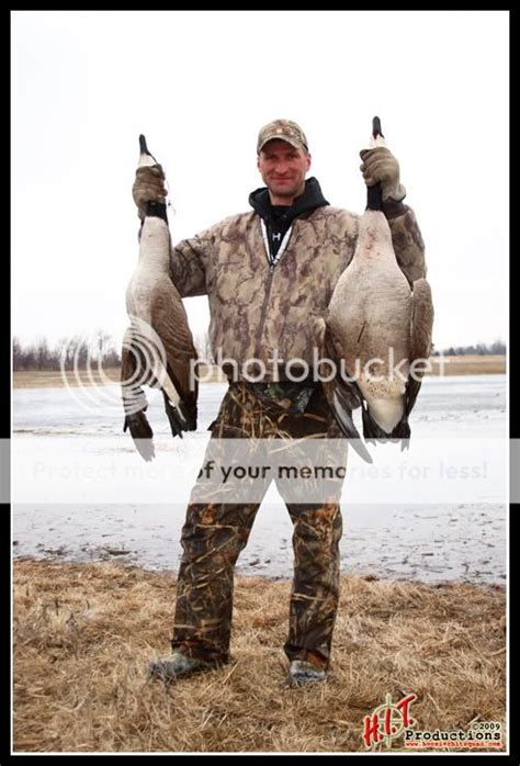 Duck hunting indiana season. A resident must obtain an annual state waterfowl stamp for a fee of $10. Resident big game tag fees*: brown or grizzly bear $25 each, musk oxen or bull $500. A non-resident must pay an annual hunting license fee of $160. A non-resident must pay an annual hunting and trapping license fee of $405. 