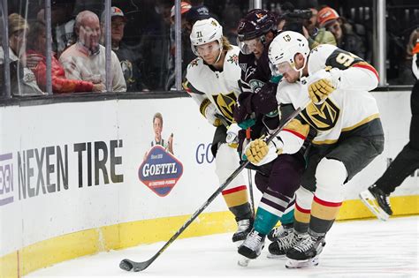 Ducks rally for 6th straight win, snap Golden Knights’ 12-game point streak with 4-2 victory
