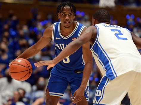 Duke mbb. Filipowski has played a great game so far for Duke. Being strong on the glass and being patient when they double.<br><br>10 boards, 3 assists, 3 blocks &amp; 2 … 