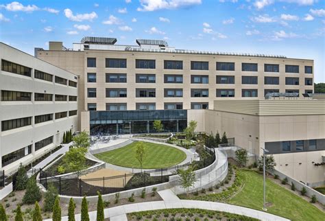 Duke raleigh hospital. Duke Raleigh Hospital is a community hospital in the Triangle area that offers a range of medical and surgical services, including orthopaedics, cardiovascular care, neuroscience, and wound healing. It is part of the … 