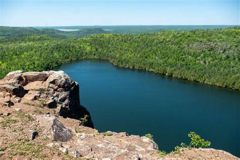 Duluth hiking. From the Minnesota/Wisconsin border in Jay Cooke State Park up to the 270-degree overlook near the Canadian border, this crown jewel of a trail winds through … 