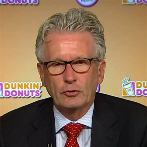 The estimated total pay range for a Restaurant Manager at Dunkin' is $45K-$59K per year, which includes base salary and additional pay. The average Restaurant Manager base salary at Dunkin' is $51K per year. The average additional pay is $0 per year, which could include cash bonus, stock, commission, profit sharing or tips.. 