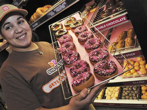Dunkin donuts complaint. With billions of donuts sold each year in a growth industry, a donut franchise has distinct benefits. See our list to find the best doughnut franchises. Did you know that the first... 
