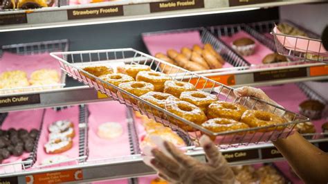 Dunkin donuts open 24 7. Dunkin' Donuts shops are open on Labor Day but operate on reduced hours. Normal opening hours run from around 5 a.m. to 10 p.m. (local time), while some are open 24 hours a day. Weekend hours are ... 