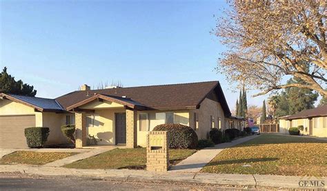 1,558 Sq. Ft. 1004 McCurdy Dr, Bakersfield, CA 93306. Multi Family Home for Sale in Kern County, CA: This 3 unit property is great for investors. $3400 a month in rent. The property is located in central Bakersfield across the street from a beautiful elementary school. 2 units are 2 bed 1 bath. . 