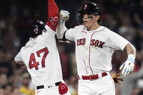 Duran shakes off rough start, helps Red Sox beat Mariners 9-4 to snap 4-game skid