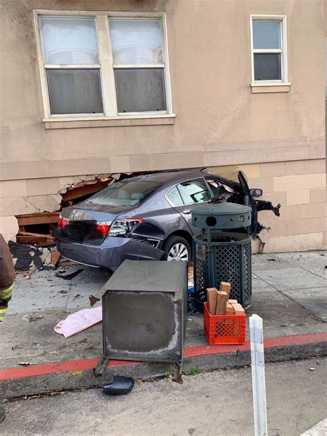 Dying man’s car crashes into San Francisco building