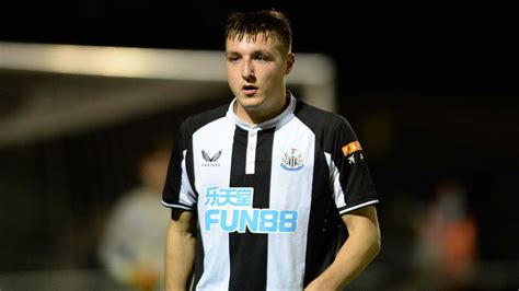Dylan Jay Stephenson (born 10 December 2002) is an English professional footballer who plays as an attacking midfielder or right winger for Premier League club Newcastle United. [1] Career [ edit ] . 