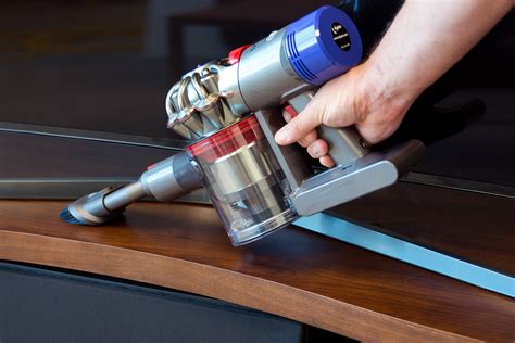 Dyson v8 absolute review. Pros. Excellent cleaning performance on both hard floor and carpet thanks to the soft roller and direct drive cleaning heads. The hygienic bin is easier to empty than the old design … 