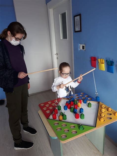 Eğitici oyunlar zeka gelişimine katkı sağladığını gibi çocuğun fiziksel, sosyal ve duygusal gelişimine de katkı sağlar.