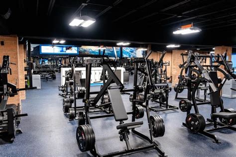 EōS Fitness is a place where you belong. From the serious athlete to the causal gym goer, our High Value. Low Price. (HVLP)® gyms are fully equipped to ensure you get the most o.