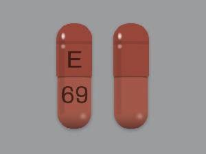 E 69 pink pill. In a double-blind, placebo-controlled study of 32 patients of both sexes, aged 32 to 69 years, with stable angina, propranolol 100 mg t.i.d. was administered for 4 weeks and shown to be more effective than placebo in reducing the rate of angina episodes and in prolonging total exercise time. 