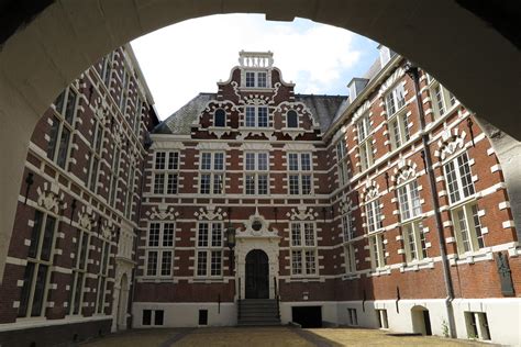 East India House in Amsterdam - wintechmobiles.com