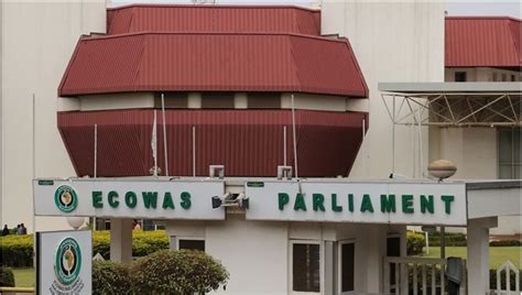 ECOWAS, 3 ülkeyi topluluktan çekilmenin sonuçları konusunda uyardı