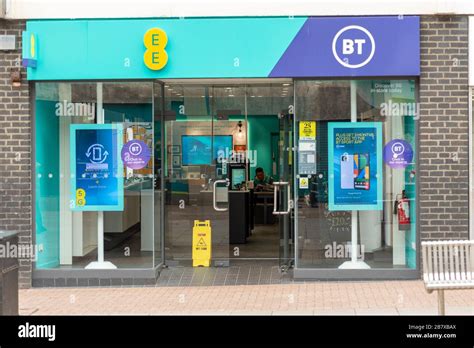 EE: EE in Bradford : The UK High Street