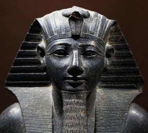 Egyptian Sculptures - 10 Most Famous - Artst - muktibox.com