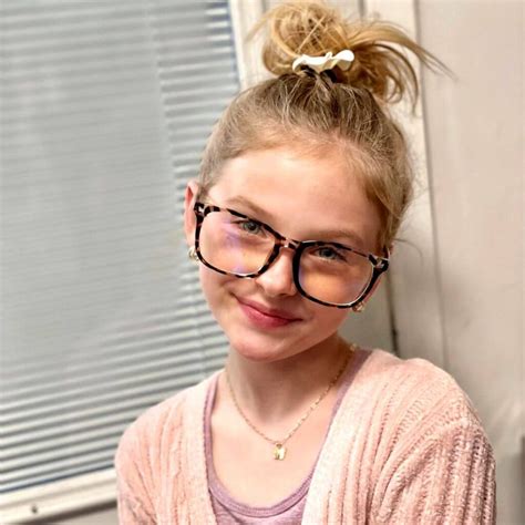 Ella Sakata on Instagram: "Hasil kakak Naomi belajar tehnik foto dari ... - muktibox.com