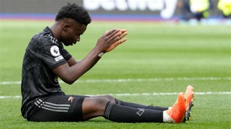 EPL race tightens after latest Arsenal collapse; Man U 3rd