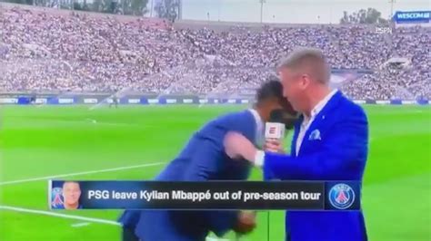 ESPN soccer analyst faints on live TV at the Rose Bowl 