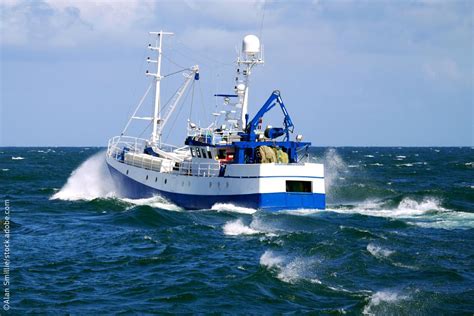 EU agrees 2024 fishing opportunities with Norway and UK worth over €1 billion to EU fishers