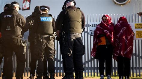 EU data authority launches probe into Frontex migrant interview breaches