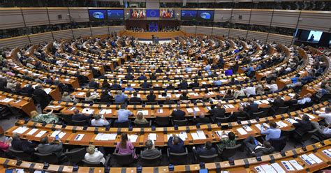 EU lawmakers pitch sweeping treaty reform