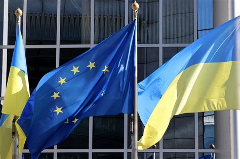 EU set to announce Ukraine accession talks by December