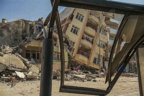EU to send Turkey €1 billion for quake reconstruction