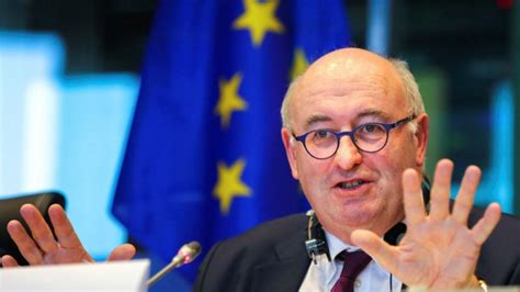 EU trade commissioner apologises for attending ‘golfgate’ dinner