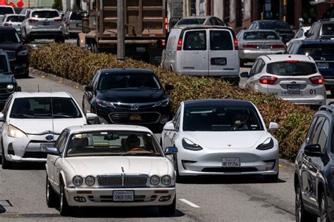 EVs are cleaning up California’s air, but mostly for the affluent