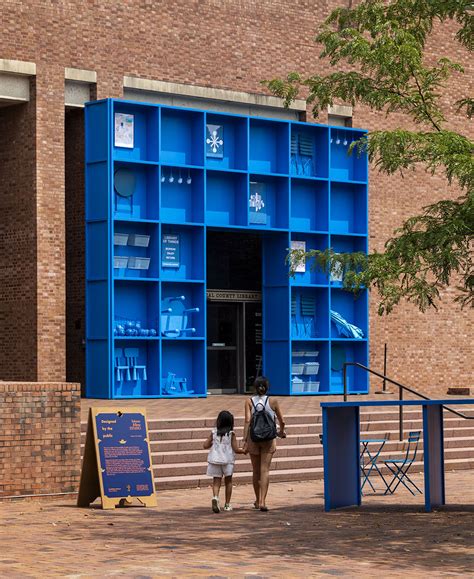 exhibit - Abstract Fonts - Download Free Fonts - muktibox.com