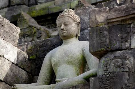 Exploring the Rich Heritage of Ancient Indonesian Kingdoms - wintechmobiles.com