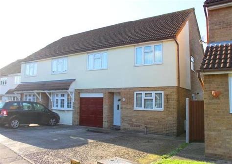 Eagle Close, Hornchurch, RM12 5LP - The Move Market