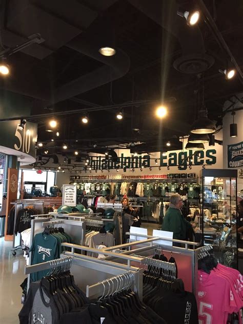Eagles pro shop cherry hill. Local: 267-570-4800. STORE HOURS. Mon-Sat: 10am - 9pm. Sun: 11am - 6pm. The Eagles Pro Shop in Cherry Hill is open year-round, 7 days a week. It is conveniently … 