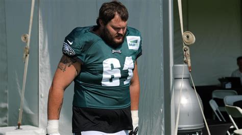 Eagles reserve lineman Sills acquitted of rape, kidnapping charges