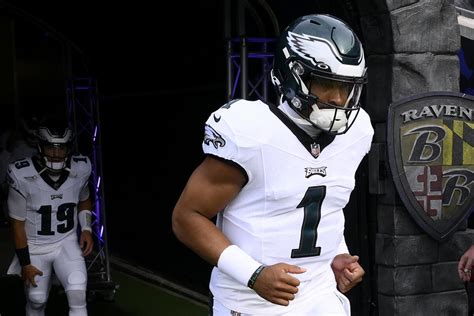 Eagles visit Patriots as QBs and former college teammates Jalen Hurts and Mac Jones square off