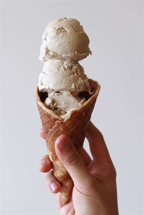 Earl grey ice cream. Instructions: Combine the heavy cream and tea leaves in a medium-sized saucepan and heat over medium heat, occasionally stirring. Bring to a boil and remove once it starts boiling. Set aside to cool. Once cooled, strain to remove the tea leaves, then transfer to a large bowl and place into the refrigerator for 30 minutes. 