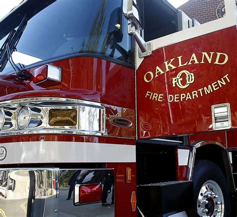 Early morning commercial fire under control in Oakland