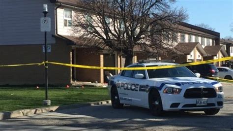 Early morning drive-by shooting in Mississauga leaves 2 injured