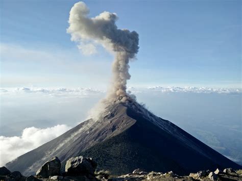 Earth Science - Volcano - LeemelWorks