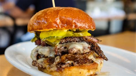 East Bay spot named in Yelp's top 10 best burgers in US