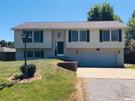 Zillow has 17 photos of this $169,900 2 beds, 2 baths, 1,471 Square Feet single family home located at 117 Baker St, East Peoria, IL 61611 built in 1955. MLS #PA1245352. . 