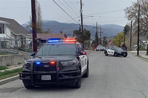 EAST WENATCHEE - A key witness to the fatal shooting of Cameron Ayers by an East Wenatchee police officer Sept. 3 says Ayers was reaching to unbuckle his seat belt when he was shot. "She shot .... 