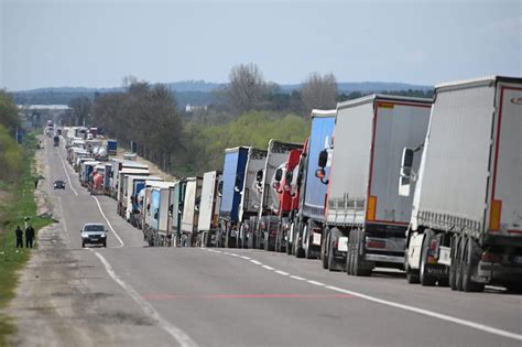 Eastern EU countries strike deal with EU Commission to clear Ukrainian grain glut