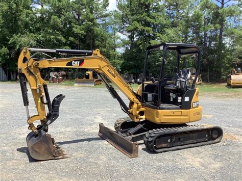 Eastern nc craigslist heavy equipment. craigslist Heavy Equipment - By Owner "backhoe" for sale in Eastern NC. see also. FORD 555E Backhoe 4X4. $3,900. Dare county Two buckets. $350. Chocowinity Case 580M. $13,900. John Deere 310A Backhoe. $11,500. Creswell 2007 Cat 420E 4x4 Backhoe Loader. $24,200 ... 
