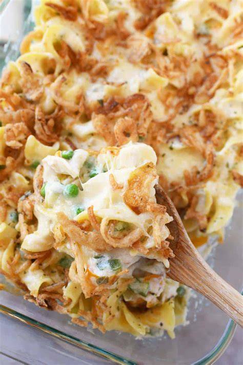 Easy Cheesy Tuna Noodle Casserole