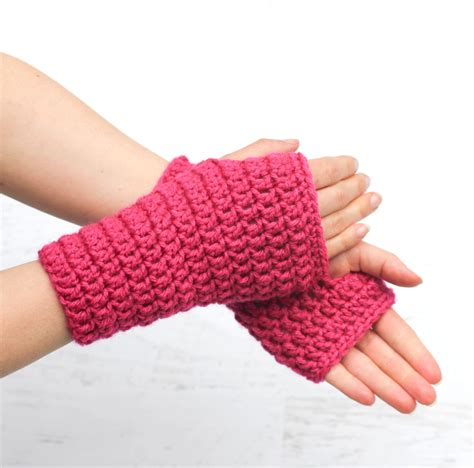 Easy Crochet Fingerless Gloves (Free Pattern) - Pinterest