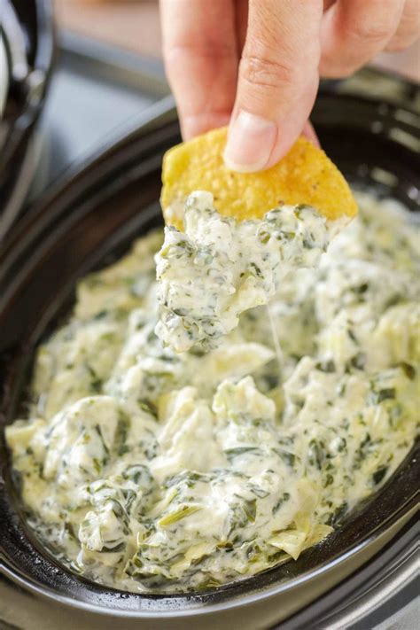 Easy Crockpot Spinach Artichoke Dip