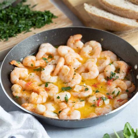 Easy Gambas Pil Pil Recipe (Garlic & Chilli Prawns)