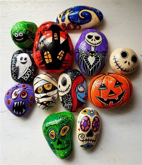 Easy Halloween Rocks